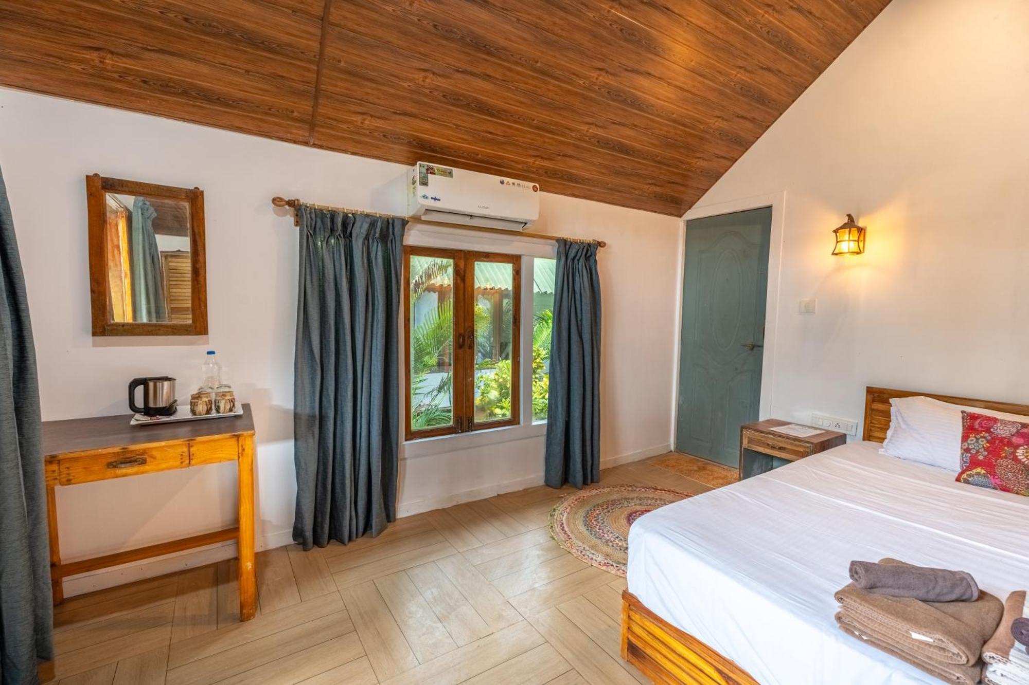 Simrose Hotel Agonda Bagian luar foto