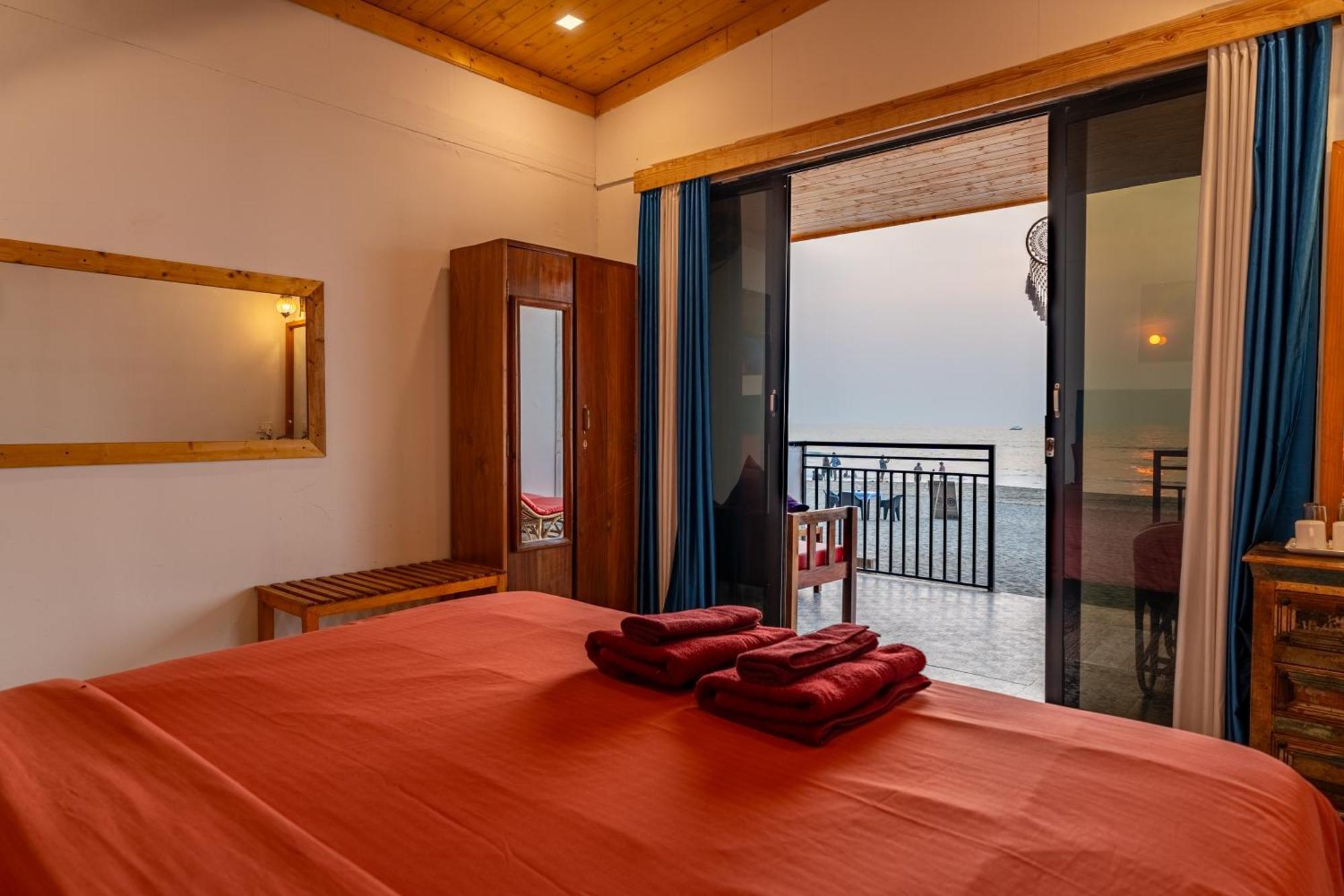 Simrose Hotel Agonda Bagian luar foto